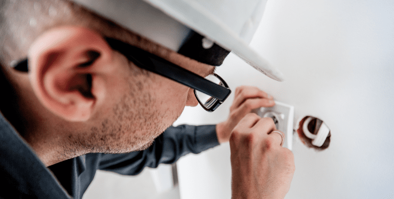 Common electrical problems faced by homeowners