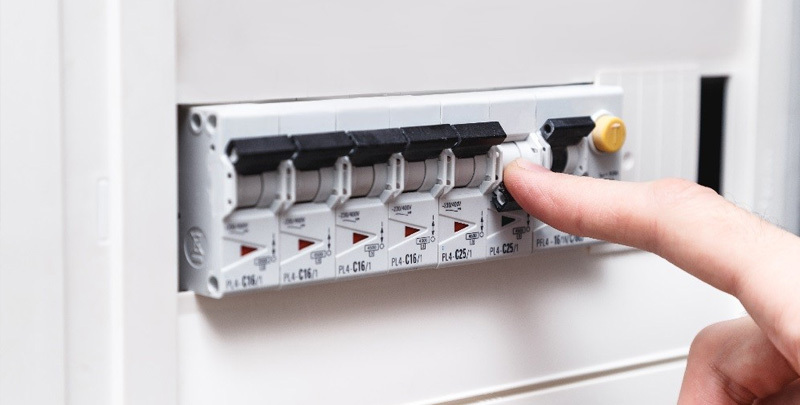 Operating a modern electrical switchboard